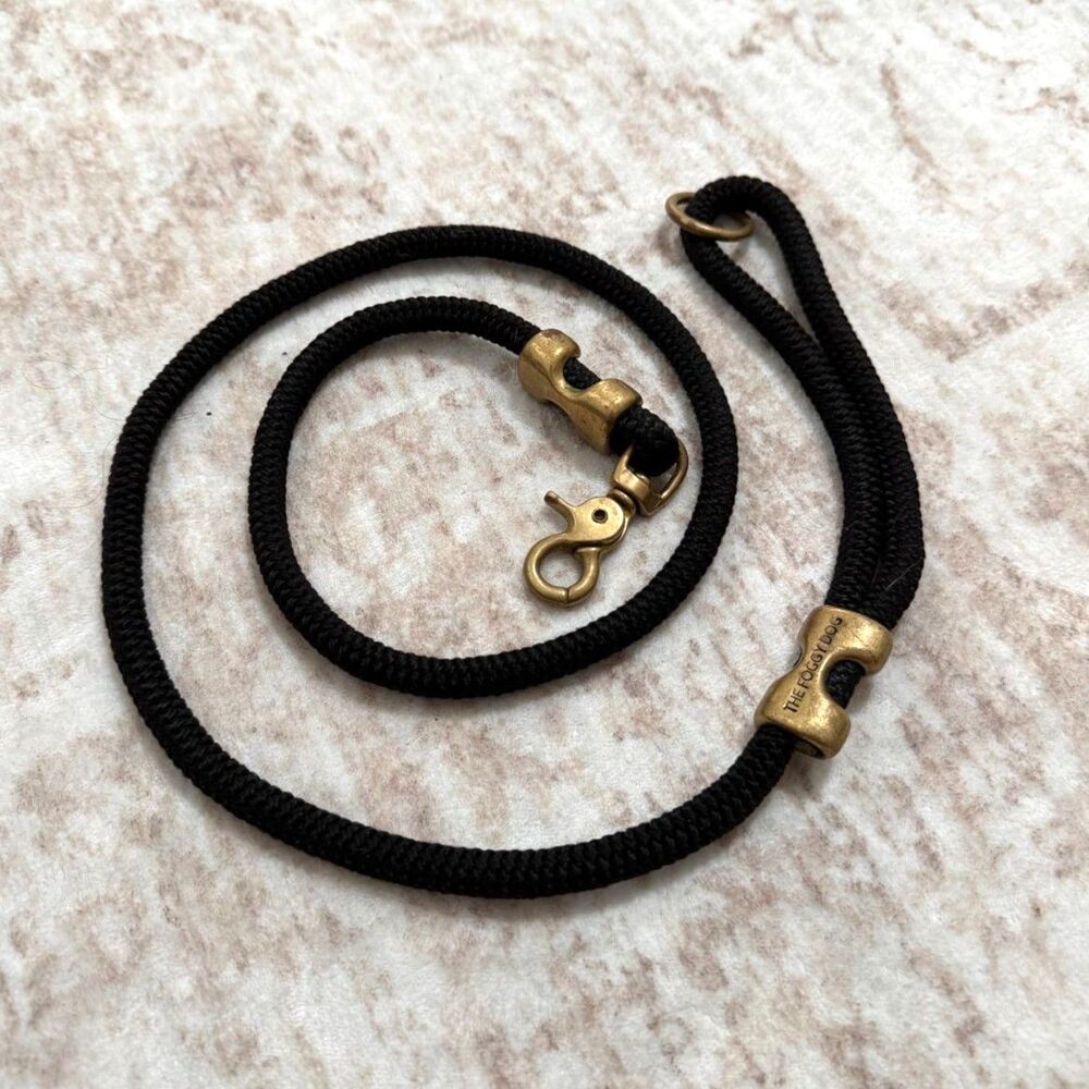 The Foggy Dog Onyx Marine Rope Dog Leash 5 ft Black Brass Hardware
